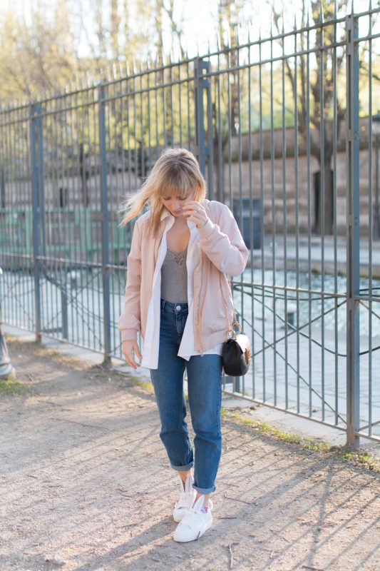 Bomber rose, body dentelle, denim et basket lapin I Sp4nkblog_
